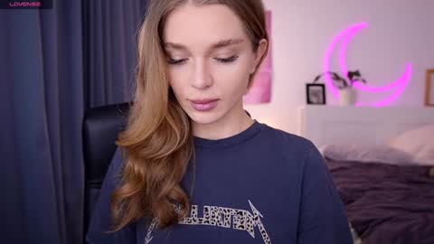 Snapshot of purple_baby chatting on 02.04.25 Sasha wait you here 6 of November. will celebrate my B- day online show from 02.04.25