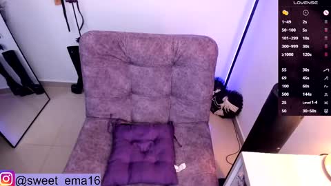 Snapshot of purple_ema chatting on 09.16.25 purple_ema online show from 09.16.25