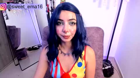 Snapshot of purple_ema chatting on 10.29.25 purple_ema online show from 10.29.25