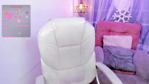 Snapshot of purple_slut_ chatting on 12.27.24 Anna online show from 12.27.24