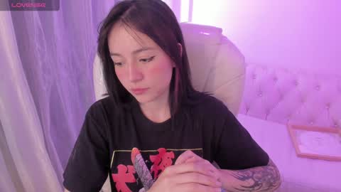 Snapshot of purple_slut_ chatting on 01.22.25 Anna online show from 01.22.25