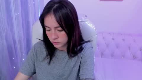 Snapshot of purple_slut_ chatting on 02.25.25 Anna online show from 02.25.25