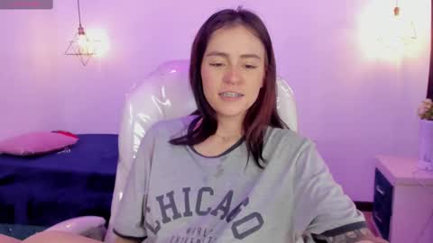 Snapshot of purple_slut_ chatting on 02.26.25 Anna online show from 02.26.25