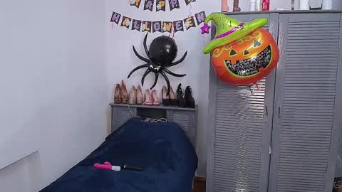 Snapshot of purrrfectmiko chatting on 10.27.25 Miko online show from 10.27.25