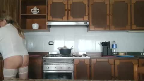 Mary online show from 10.20.25