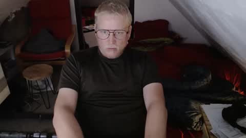 Snapshot of pussylovercb chatting on 09.15.25 pussylovercb online show from 09.15.25