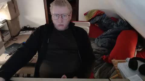 Snapshot of pussylovercb chatting on 11.19.25 pussylovercb online show from 11.19.25