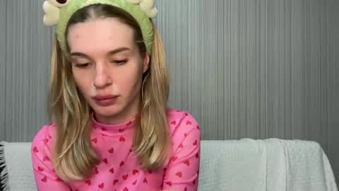 Lina online show from 11.03.25