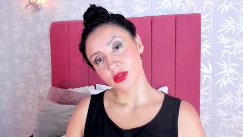 Snapshot of qadeshh_ chatting on 10.19.25 qadeshh online show from 10.19.25