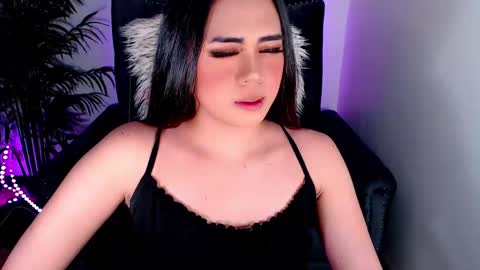 Snapshot of qt_luna18 chatting on 12.16.24 qt_luna18 online show from 12.16.24