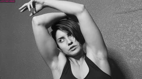 Lola online show from 02.23.25