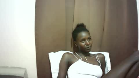 Snapshot of queen_0012 chatting on 04.18.26 asher online show from 04.18.26