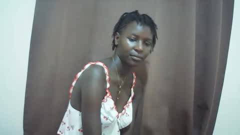 Snapshot of queen_0012 chatting on 05.01.26 asher online show from 05.01.26