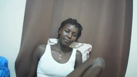 Snapshot of queen_0012 chatting on 05.17.26 asher online show from 05.17.26