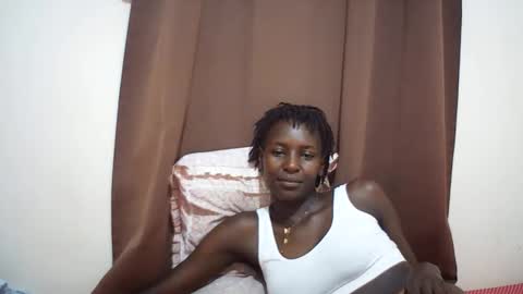 Snapshot of queen_0012 chatting on 05.26.26 asher online show from 05.26.26