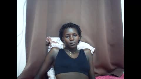 Snapshot of queen_0012 chatting on 05.27.26 asher online show from 05.27.26