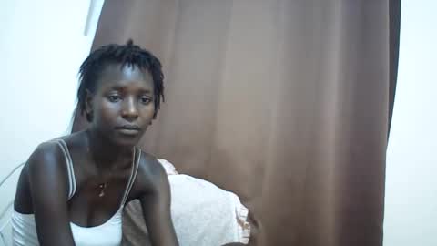 Snapshot of queen_0012 chatting on 05.28.26 asher online show from 05.28.26
