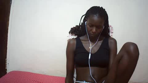 Snapshot of queen_0012 chatting on 06.29.26 asher online show from 06.29.26