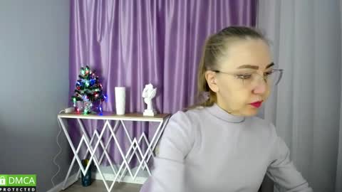 Snapshot of queen_a_n_i chatting on 12.05.24 A N I Ill be here on December 1st online show from 12.05.24