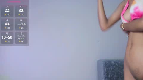 Snapshot of queen_adhara chatting on 05.13.26 ANTONELLA online show from 05.13.26