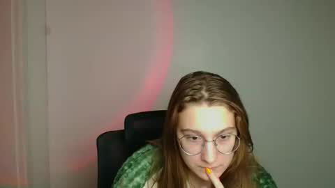 Snapshot of queen_amelie chatting on 02.20.26 Amelie online show from 02.20.26