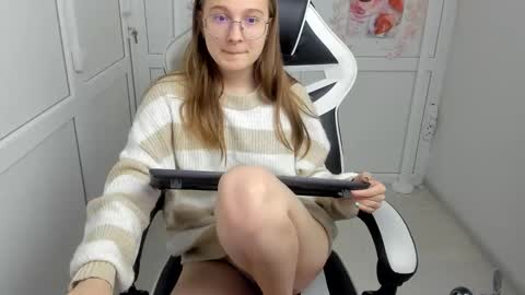 Snapshot of queen_amelie chatting on 06.10.26 Amelie online show from 06.10.26