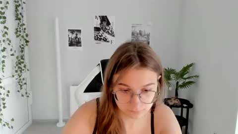 Snapshot of queen_amelie chatting on 07.11.26 Amelie online show from 07.11.26