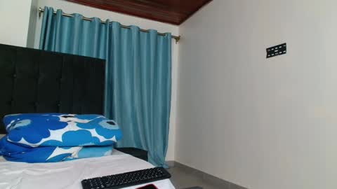 Snapshot of queen_armani chatting on 01.25.25 Queen armani online show from 01.25.25