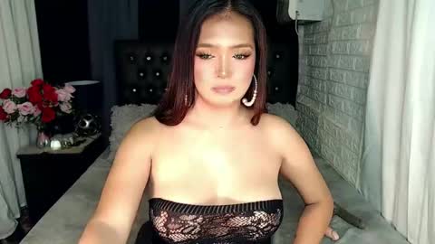 Snapshot of queen_cummer chatting on 12.02.24 Yeng online show from 12.02.24
