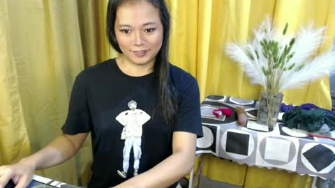 queen_ennah online show from 06.26.26