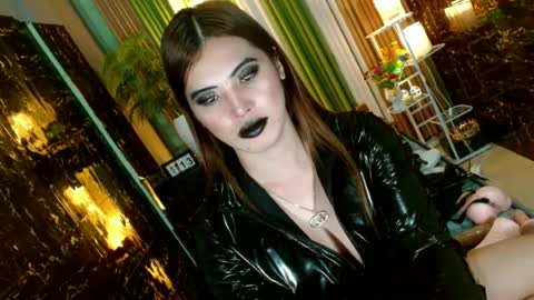 Snapshot of queen_kendalx19 chatting on 06.13.26 Kendal online here from 6am-3pm philippine time online show from 06.13.26