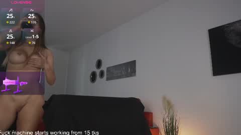 Snapshot of queen_leylla chatting on 07.07.26 queen_leylla online show from 07.07.26