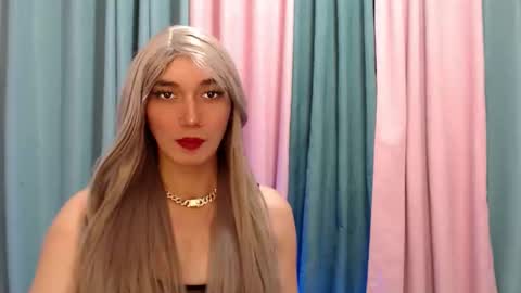 Snapshot of queen_lucifer chatting on 11.26.25 Queen Lucifer online show from 11.26.25