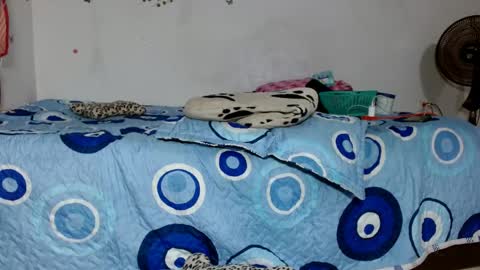 Snapshot of queen_luisadirty chatting on 05.18.26 queen_luisadirty online show from 05.18.26