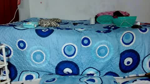 Snapshot of queen_luisadirty chatting on 05.19.26 queen_luisadirty online show from 05.19.26