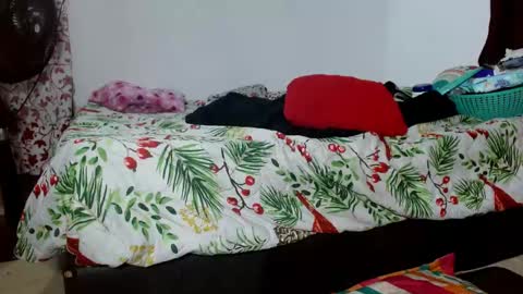 Snapshot of queen_luisadirty chatting on 05.24.26 queen_luisadirty online show from 05.24.26