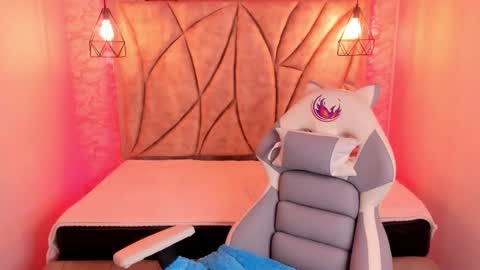 Snapshot of queen_perla_ chatting on 02.06.25 online show from 02.06.25