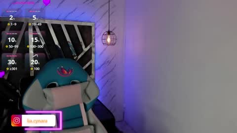 Snapshot of queen_perla_ chatting on 09.26.25 online show from 09.26.25