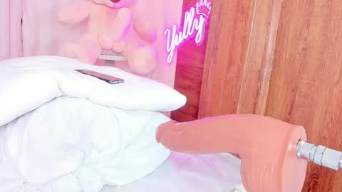 queen_yully online show from 03.07.25