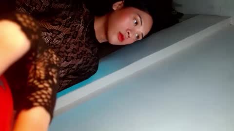 Snapshot of queena10 chatting on 03.10.25 CALL ME YOUR QUEEN AIVY1 online show from 03.10.25