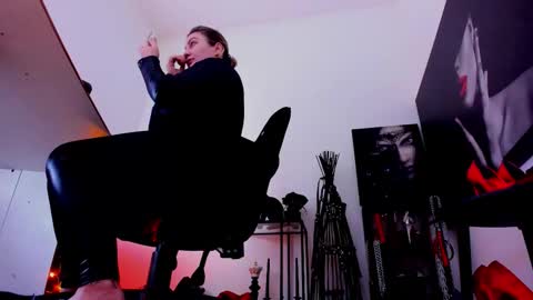 Misscatsnow online show from 01.15.26