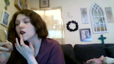 queencrimsonlvx online show from 06.12.26