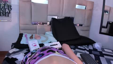 Snapshot of queenjenn__ chatting on 03.07.25 QUEENJEENN online show from 03.07.25