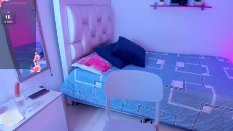 Snapshot of queenlatina10 chatting on 09.13.25 Andrea online show from 09.13.25