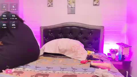 Snapshot of queenmature chatting on 06.22.26 VickyBoobss online show from 06.22.26