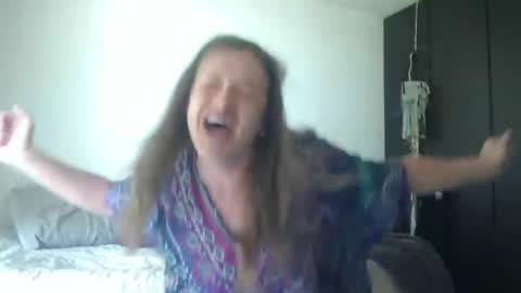 Snapshot of queennicky88 chatting on 12.25.24 Nico online show from 12.25.24