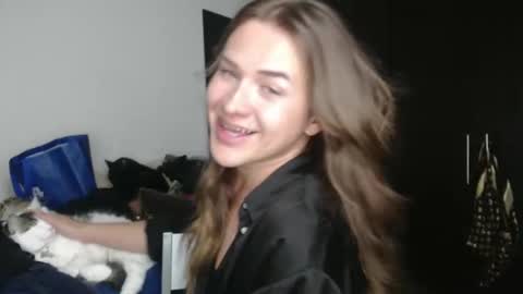 Snapshot of queennicky88 chatting on 03.04.25 Nico online show from 03.04.25