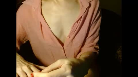 Snapshot of queenoftenderness chatting on 02.04.25 queenoftenderness online show from 02.04.25