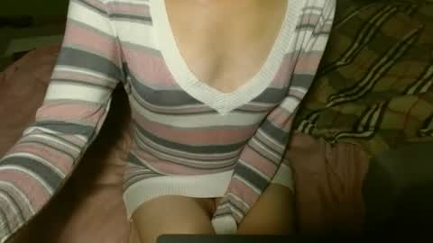 Snapshot of queenoftenderness chatting on 10.10.25 queenoftenderness online show from 10.10.25