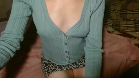 Snapshot of queenoftenderness chatting on 11.21.25 queenoftenderness online show from 11.21.25